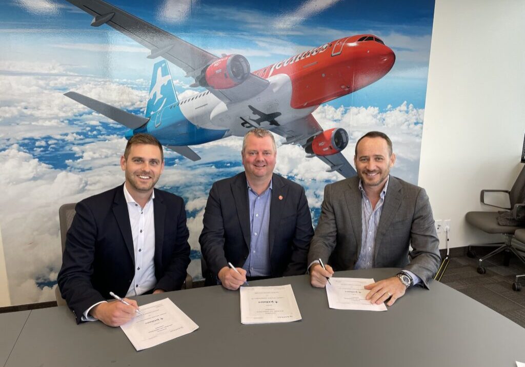 Image from left hand-side: Joel Chlan (Hope aero), Brad Warren (Canada Jetlines), Luc Philippe (Safran)